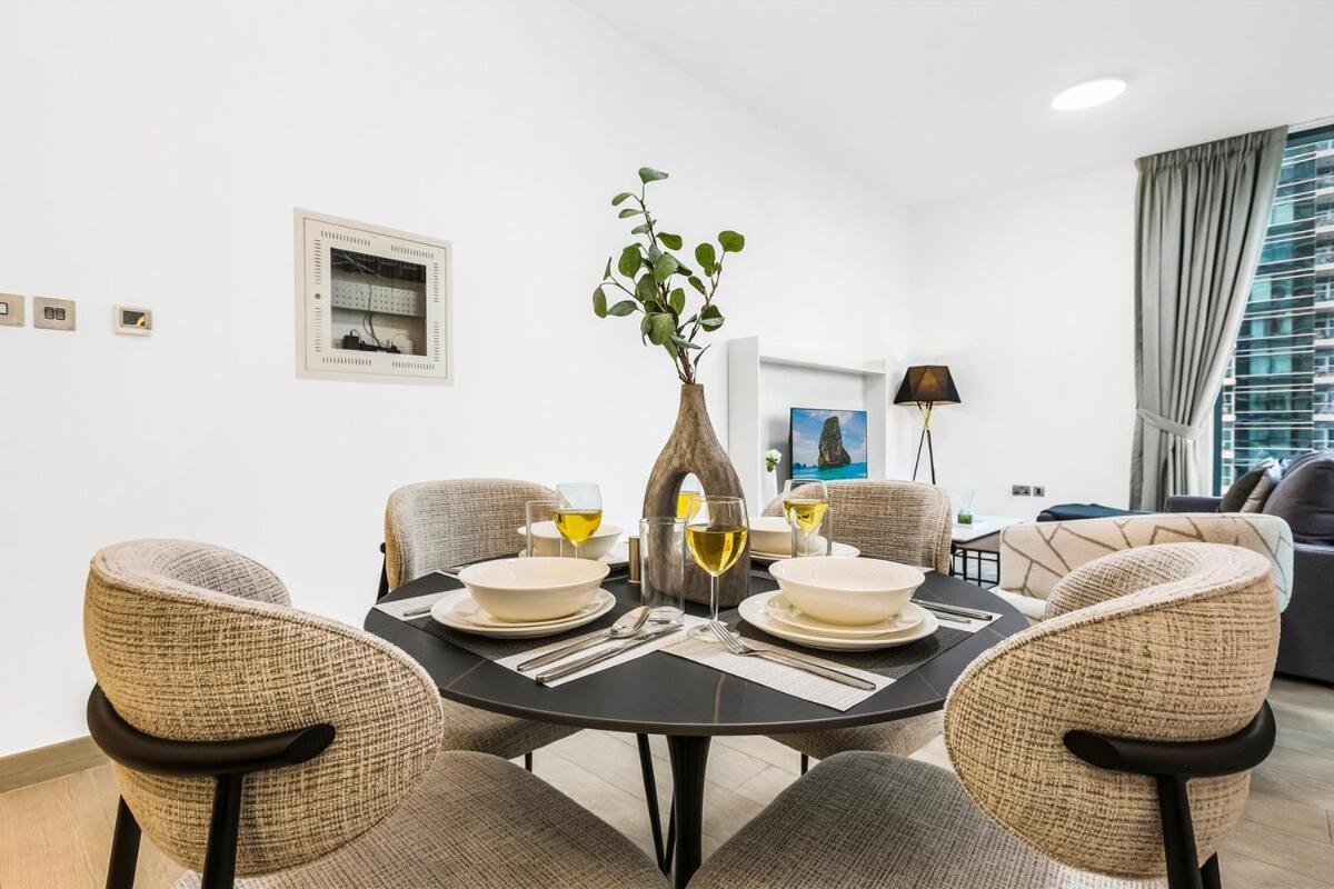 Apartment First Class 2br Chill, Liv, Repeat Dubai